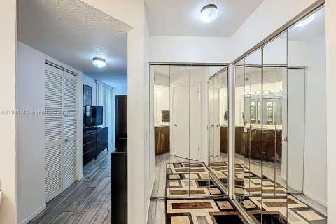 Copropriété à vendre à Plantation, Floride: 2 chambres, 88.26 m2 № 2055837 - photo 23