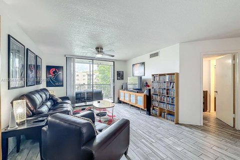 Copropriété à vendre à Plantation, Floride: 2 chambres, 88.26 m2 № 2055837 - photo 15