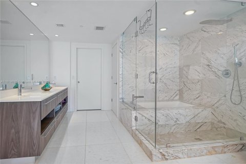 Купить кондоминиум в Майами, Флорида 3 спальни, 151.8м2, № 1962025 - фото 21