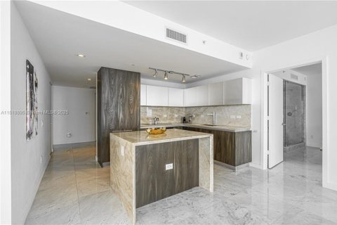 Купить кондоминиум в Майами, Флорида 3 спальни, 151.8м2, № 1962025 - фото 11