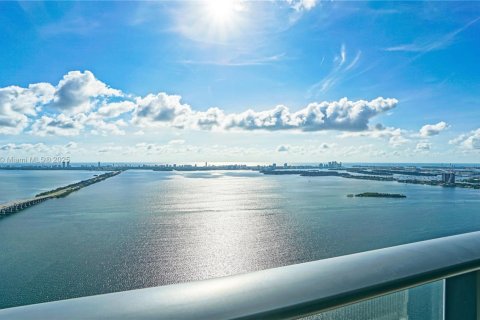 Кондоминиум с 3 спальнями в Майами, Флорида № 1962025