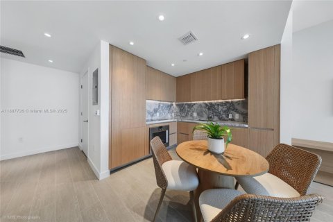 Copropriété à louer à Miami Beach, Floride: 1 chambre, 93.83 m2 № 1941202 - photo 3