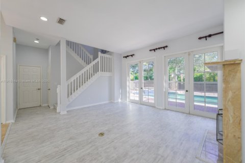 Купить виллу или дом в Корал-Спрингс, Флорида 5 спален, 267.47м2, № 1971383 - фото 16