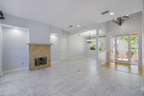 Купить виллу или дом в Корал-Спрингс, Флорида 5 спален, 267.47м2, № 1971383 - фото 17