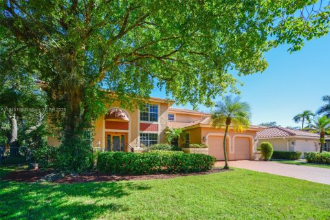 Купить виллу или дом в Корал-Спрингс, Флорида 5 спален, 267.47м2, № 1971383 - фото 3