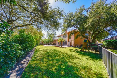 Купить виллу или дом в Корал-Спрингс, Флорида 5 спален, 267.47м2, № 1971383 - фото 10