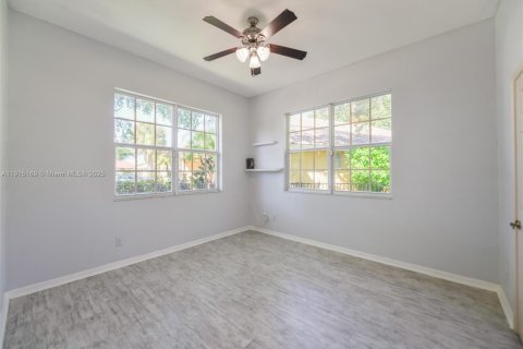 Купить виллу или дом в Корал-Спрингс, Флорида 5 спален, 267.47м2, № 1971383 - фото 22