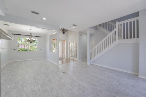 Купить виллу или дом в Корал-Спрингс, Флорида 5 спален, 267.47м2, № 1971383 - фото 20