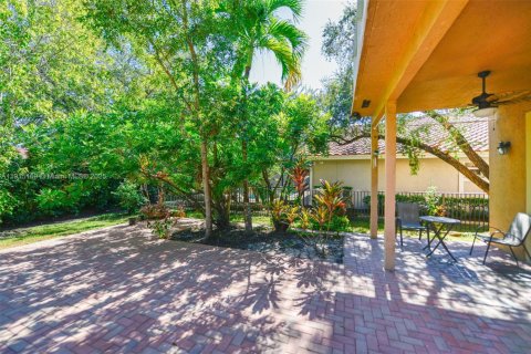 Купить виллу или дом в Корал-Спрингс, Флорида 5 спален, 267.47м2, № 1971383 - фото 13