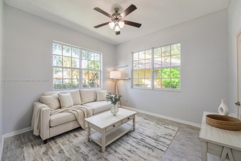 Купить виллу или дом в Корал-Спрингс, Флорида 5 спален, 267.47м2, № 1971383 - фото 23