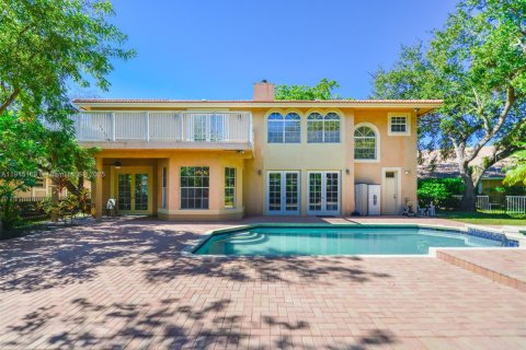 Купить виллу или дом в Корал-Спрингс, Флорида 5 спален, 267.47м2, № 1971383 - фото 9