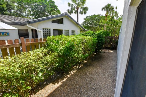 Condo in Boynton Beach, Florida, 2 bedrooms  № 2253944 - photo 5