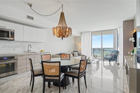 Condo à Miami, Floride, 3 chambres  № 2286779