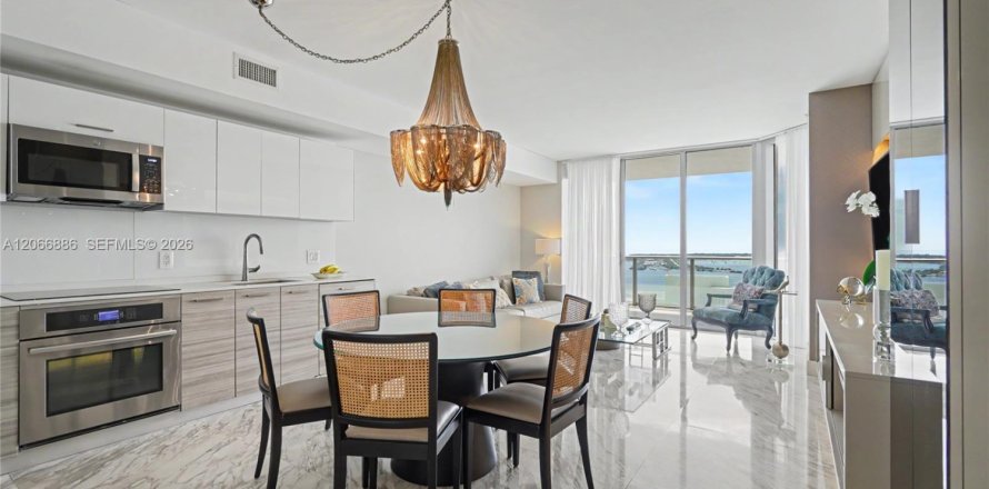 Condo à Miami, Floride, 3 chambres № 2286779