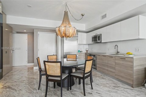 Copropriété à louer à Miami, Floride: 3 chambres, 134.8 m2 № 2286779 - photo 11