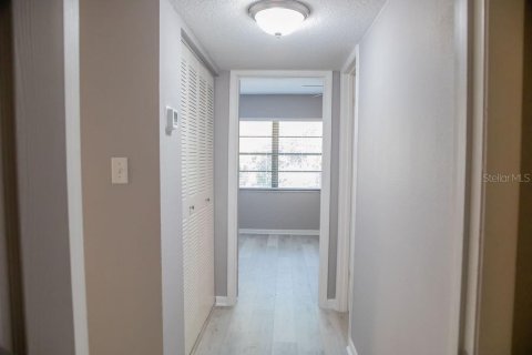 Condo in Lake Wales, Florida, 2 bedrooms  № 1737124 - photo 13