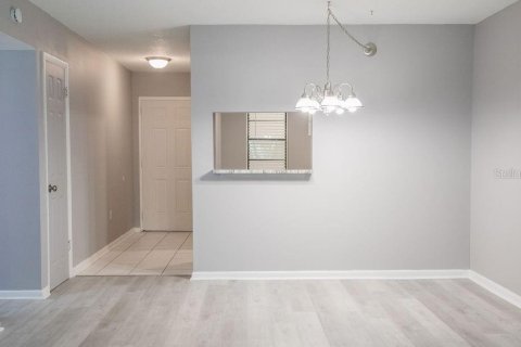 Condo in Lake Wales, Florida, 2 bedrooms  № 1737124 - photo 5