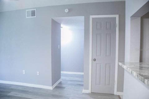 Condo in Lake Wales, Florida, 2 bedrooms  № 1737124 - photo 12