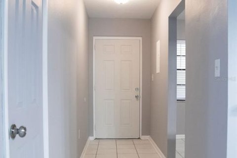 Condo in Lake Wales, Florida, 2 bedrooms  № 1737124 - photo 3