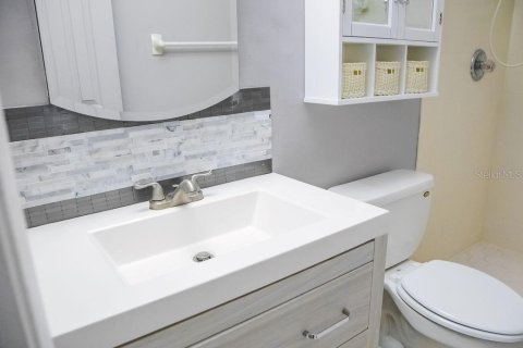 Condo in Lake Wales, Florida, 2 bedrooms  № 1737124 - photo 17