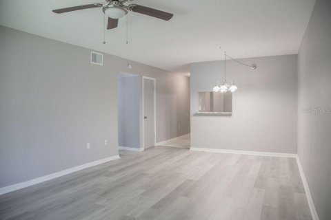 Condo in Lake Wales, Florida, 2 bedrooms  № 1737124 - photo 6
