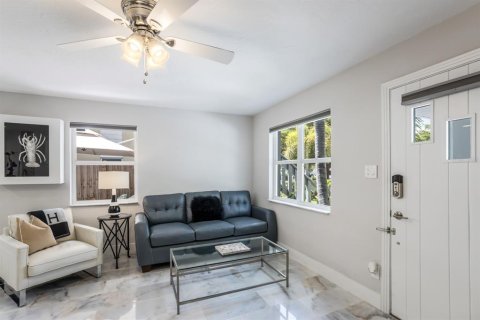 Condominio en alquiler en Sarasota, Florida, 1 dormitorio, 72.93 m2 № 1761200 - foto 15