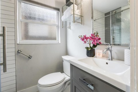 Condominio en alquiler en Sarasota, Florida, 1 dormitorio, 72.93 m2 № 1761200 - foto 19