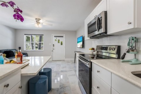 Condominio en alquiler en Sarasota, Florida, 1 dormitorio, 72.93 m2 № 1761200 - foto 12