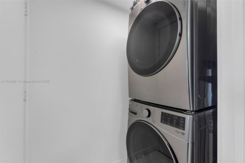 Copropriété à louer à Miami, Floride: 2 chambres, 116.59 m2 № 1738701 - photo 15