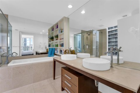 Copropriété à louer à Miami, Floride: 2 chambres, 116.59 m2 № 1738701 - photo 19