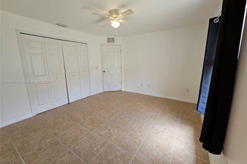 Villa ou maison à louer à Cape Coral, Floride: 3 chambres № 1881508 - photo 14
