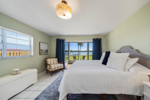 Купить виллу или дом в Палм Сити, Флорида 2 спальни, 126.63м2, № 2043376 - фото 13