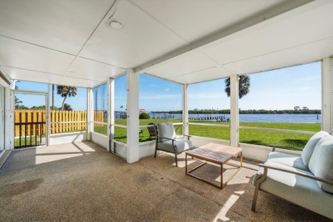 Купить виллу или дом в Палм Сити, Флорида 2 спальни, 126.63м2, № 2043376 - фото 21