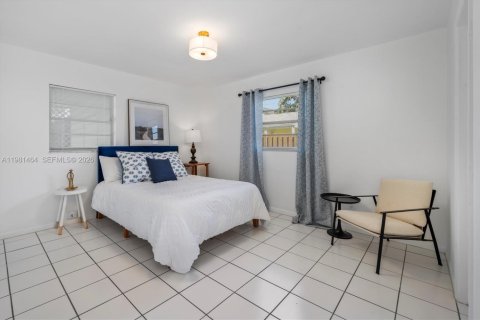 Купить виллу или дом в Палм Сити, Флорида 2 спальни, 126.63м2, № 2043376 - фото 17