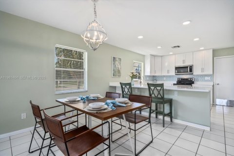 Купить виллу или дом в Палм Сити, Флорида 2 спальни, 126.63м2, № 2043376 - фото 8