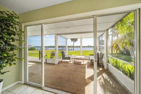 Купить виллу или дом в Палм Сити, Флорида 2 спальни, 126.63м2, № 2043376 - фото 20