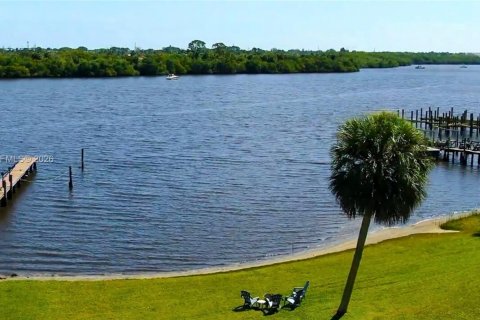 Купить виллу или дом в Палм Сити, Флорида 2 спальни, 126.63м2, № 2043376 - фото 24