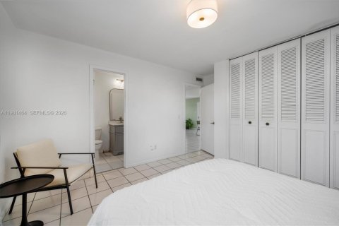 Купить виллу или дом в Палм Сити, Флорида 2 спальни, 126.63м2, № 2043376 - фото 18