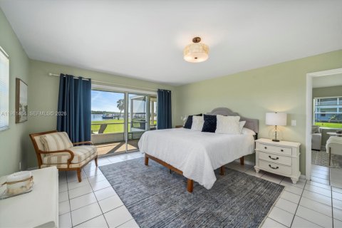 Купить виллу или дом в Палм Сити, Флорида 2 спальни, 126.63м2, № 2043376 - фото 14