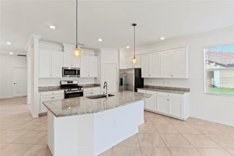 Villa ou maison à louer à Bradenton, Floride: 2 chambres, 182.55 m2 № 2413936 - photo 25