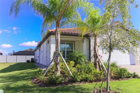 Villa ou maison à louer à Bradenton, Floride: 2 chambres, 182.55 m2 № 2413936 - photo 29