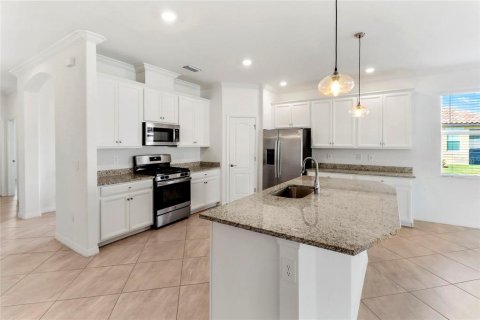 Villa ou maison à louer à Bradenton, Floride: 2 chambres, 182.55 m2 № 2413936 - photo 26