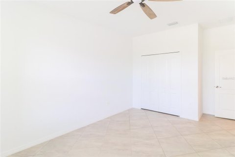 Villa ou maison à louer à Bradenton, Floride: 2 chambres, 182.55 m2 № 2413936 - photo 2
