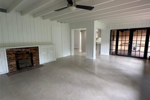 Снять в аренду виллу или дом в Майами, Флорида 3 спальни, 187.94м2, № 1977022 - фото 9