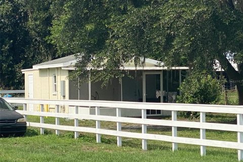 House in Plant City, Florida 3 bedrooms, 121.24 sq.m. № 1746511 - photo 2