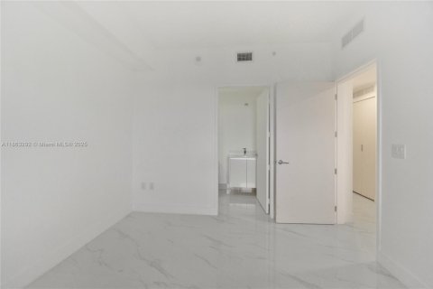 Copropriété à louer à Miami, Floride: 3 chambres № 1890377 - photo 26