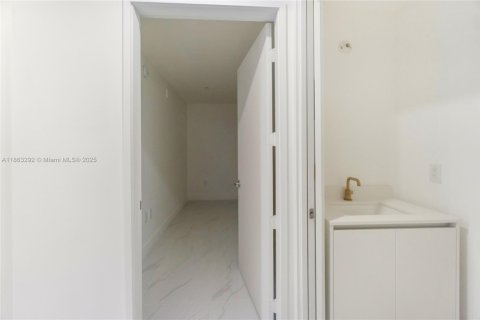 Copropriété à louer à Miami, Floride: 3 chambres № 1890377 - photo 20