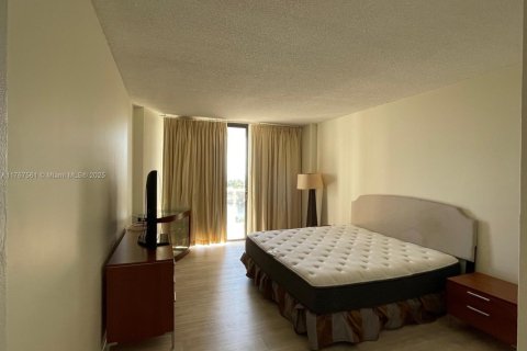 Condo in Aventura, Florida, 2 bedrooms  № 1711525 - photo 14