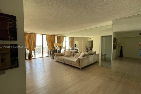 Condo in Aventura, Florida, 2 bedrooms  № 1711525 - photo 6