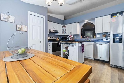 Villa ou maison à vendre à Cocoa, Floride: 3 chambres, 113.34 m2 № 2143391 - photo 11